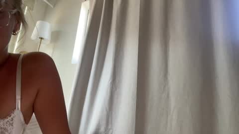 Snapshot of avaamonroe chatting on 10.22.25 Ava Monroe online show from 10.22.25