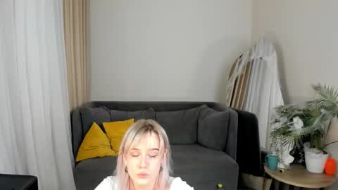 avabloom_ online show from 11.02.25