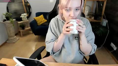 avabloom_ online show from 02.05.26