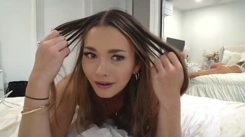 Snapshot of avabrooks chatting on 09.29.25 Ava Brooks online show from 09.29.25