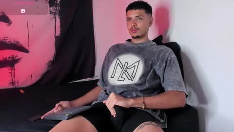 Snapshot of avaggi chatting on 09.26.25 Avaggi online show from 09.26.25