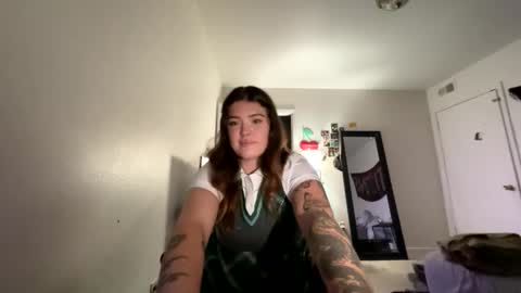 Snapshot of avalovesattention chatting on 11.01.25 Ava Adorn online show from 11.01.25