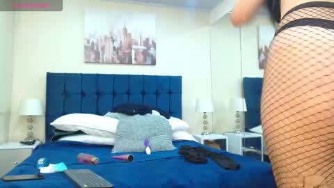 Snapshot of avareece chatting on 11.29.25 Ava online show from 11.29.25