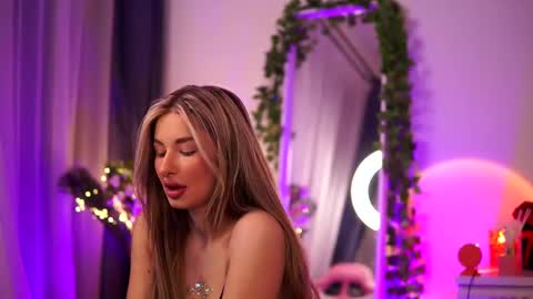 Carina online show from 02.14.25