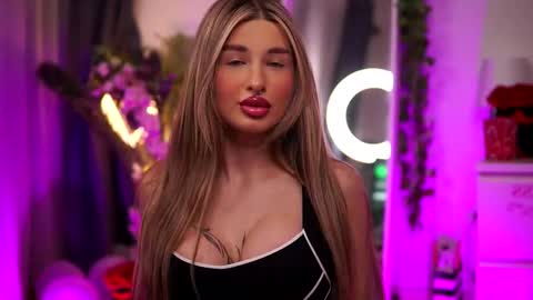 Carina online show from 02.24.25