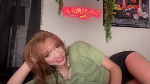 Snapshot of avaxlee chatting on 06.10.26 avaxlee online show from 06.10.26
