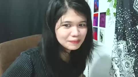 Snapshot of ave_tt chatting on 05.17.26 ave_tt online show from 05.17.26