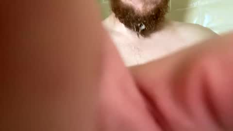 Snapshot of averagebar chatting on 09.17.25 averagebar online show from 09.17.25