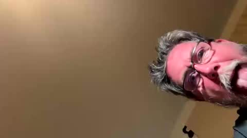 Snapshot of avgtl chatting on 11.01.25 Avgtl online show from 11.01.25