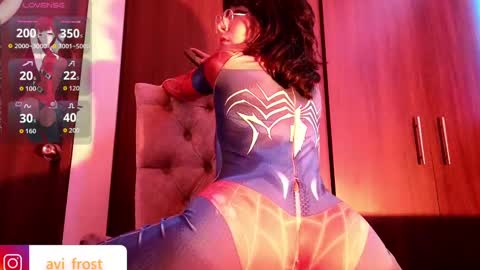 Snapshot of avi_frost chatting on 09.22.25 Saraaaa independent model 3 online show from 09.22.25