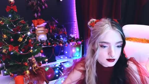 Avriel online show from 12.26.24