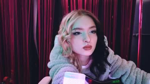 Avriel online show from 03.11.25