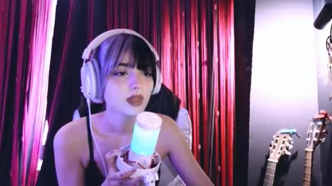 Avriel online show from 10.19.25