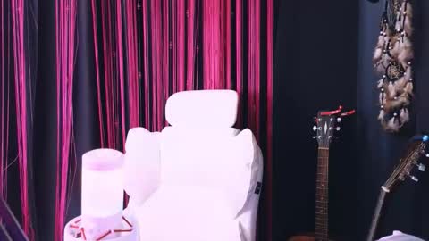 Avriel online show from 02.04.26