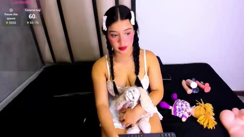 Avi Winklar online show from 10.25.25