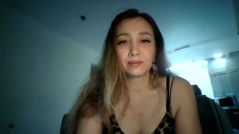 avinelra online show from 06.17.26