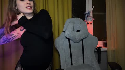 Snapshot of aviva_faith chatting on 12.20.24 Aviva online show from 12.20.24