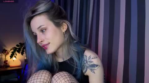 Snapshot of aviva_faith chatting on 10.04.25 Aviva online show from 10.04.25