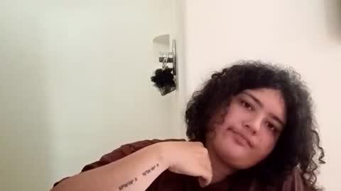 Snapshot of avocadobananasmoothie chatting on 03.21.26 ask me online show from 03.21.26