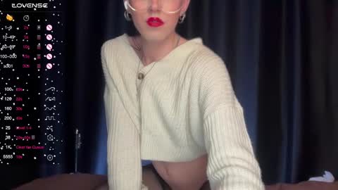 avril_pearly_ online show from 12.15.24