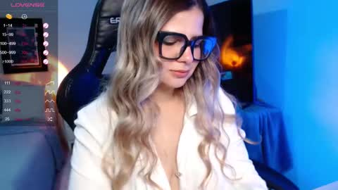 Avrill Morgan online show from 09.22.25