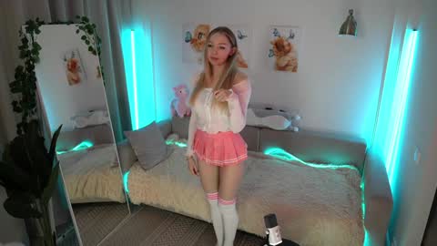 Avrora online show from 12.09.24