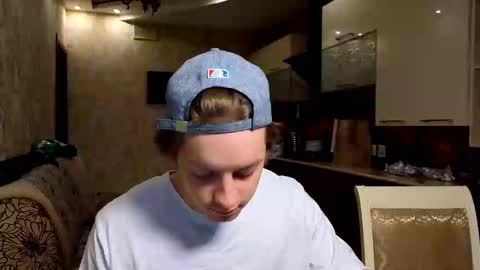 Snapshot of axaxax0axax chatting on 02.11.25 TravisScott online show from 02.11.25