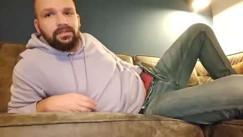 Snapshot of axcero chatting on 12.12.24 axcero online show from 12.12.24