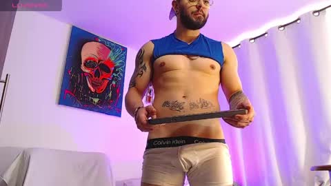 Independiente Model online show from 04.29.26