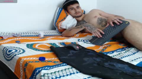 Snapshot of axel_ag chatting on 02.09.25 Axel online show from 02.09.25