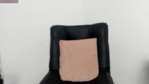 axel davis  online show from 12.21.25