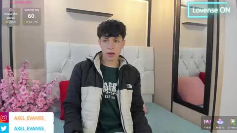 Snapshot of axel_evanss chatting on 09.29.25 Axel Evanss online show from 09.29.25