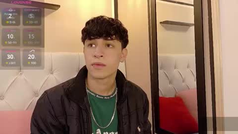 Snapshot of axel_evanss chatting on 09.30.25 Axel Evanss online show from 09.30.25