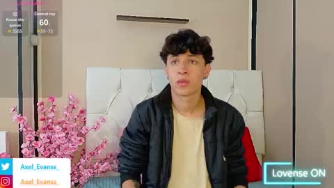 Snapshot of axel_evanss chatting on 10.06.25 Axel Evanss online show from 10.06.25