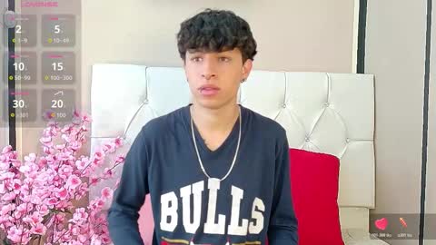 Snapshot of axel_evanss chatting on 10.20.25 Axel Evanss online show from 10.20.25