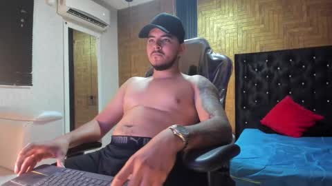 Snapshot of axel_fox21 chatting on 10.23.25 A X E L online show from 10.23.25