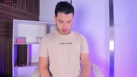axel_grey_ online show from 11.07.25
