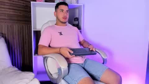 axel_grey_ online show from 12.02.25