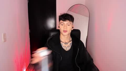 Axel online show from 12.18.25