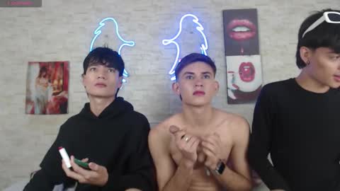 axel_milo_and_kairo online show from 11.15.25