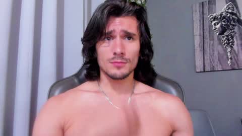 Axel online show from 01.20.25