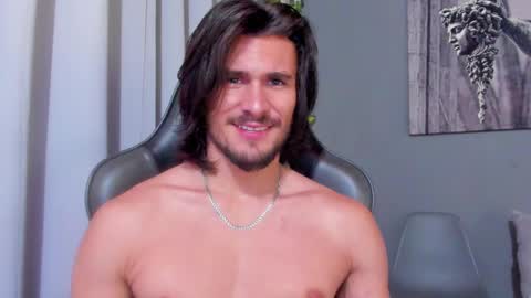 Axel online show from 02.21.25
