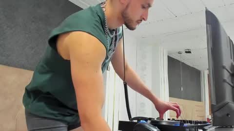 Axel  online show from 05.23.26