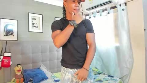 Snapshot of axel_silva3 chatting on 09.30.25 AXEL SILVA online show from 09.30.25