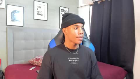 Snapshot of axel_silva3 chatting on 10.14.25 AXEL SILVA online show from 10.14.25