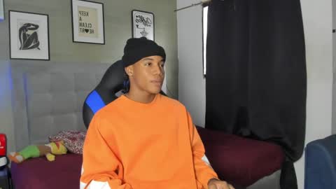 Snapshot of axel_silva3 chatting on 10.15.25 AXEL SILVA online show from 10.15.25