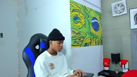 Snapshot of axel_silva3 chatting on 10.26.25 AXEL SILVA online show from 10.26.25