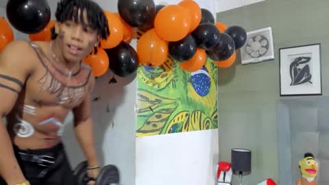 Snapshot of axel_silva3 chatting on 10.31.25 AXEL SILVA online show from 10.31.25