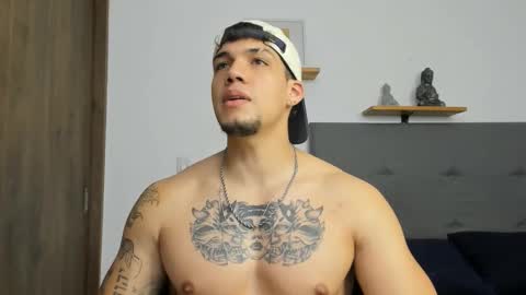 INDEPENDENT MODEL  online show from 10.16.25