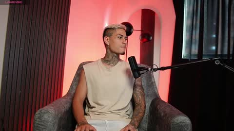 Agustin online show from 12.14.24